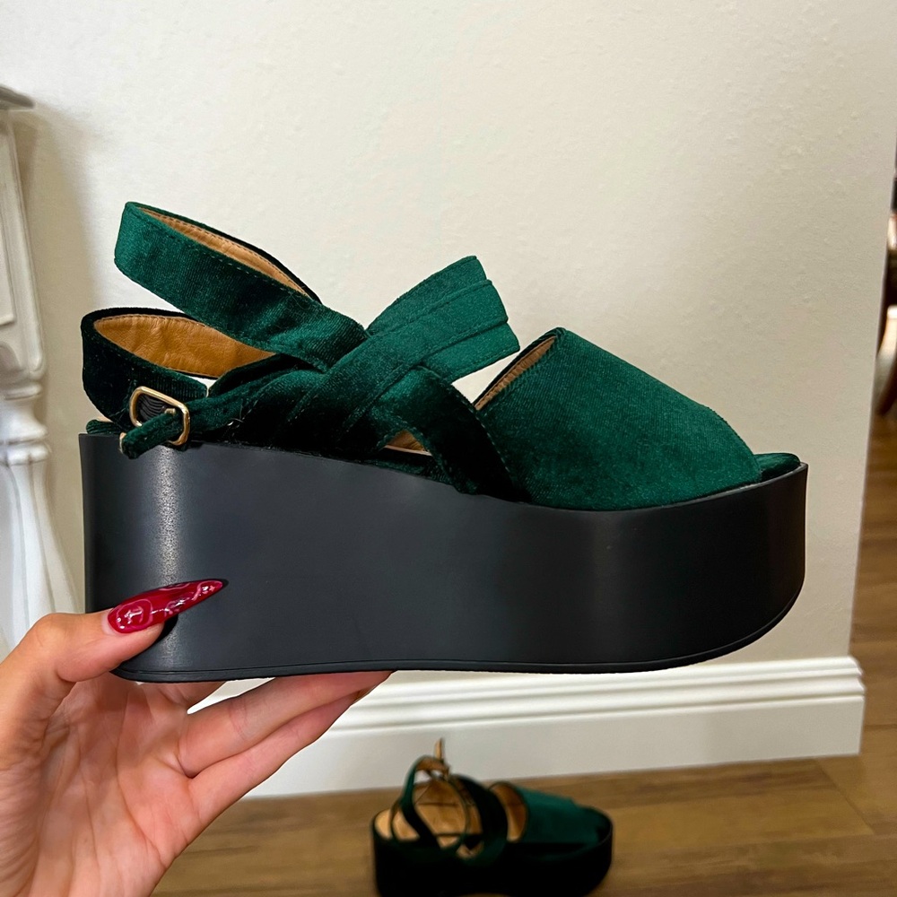 Nasty Gal, size 7, emerald green velvet
